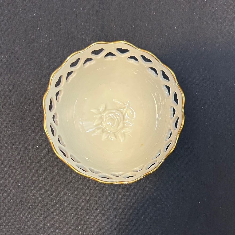 Lenox Heart Small Dish w/ Hearts and gold trim